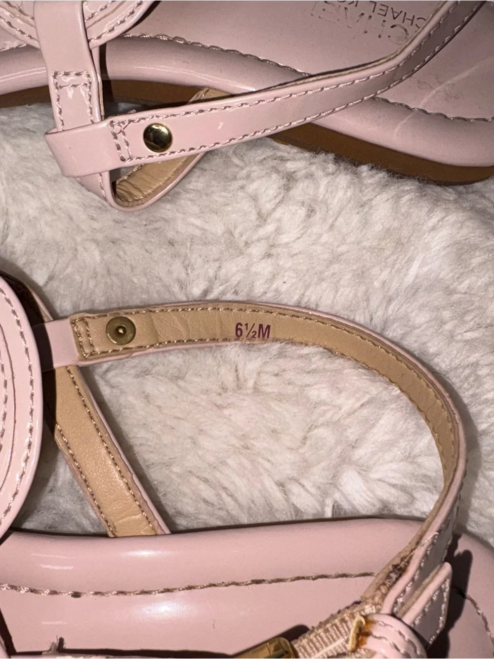 Michael Kors Blush Pink Patent Thong Sandals with Gold MK Logo | Women’s 6.5M